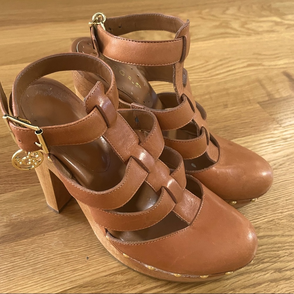 BCBG Girls Ankle Strap Leathet Heels 7 37 BG Anchor